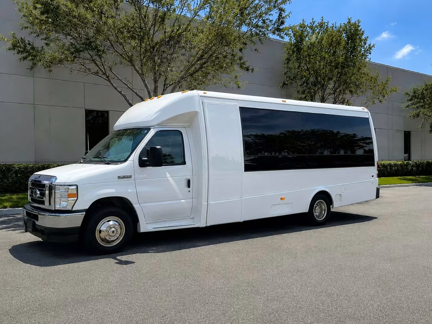 jeffersonville 15 passenger minibus rental