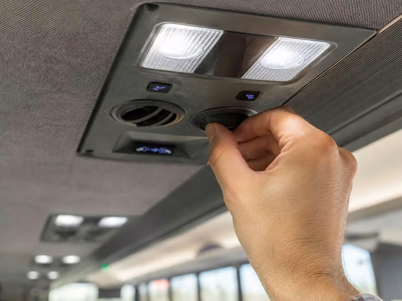 jeffersonville 18 passenger minibus climate control