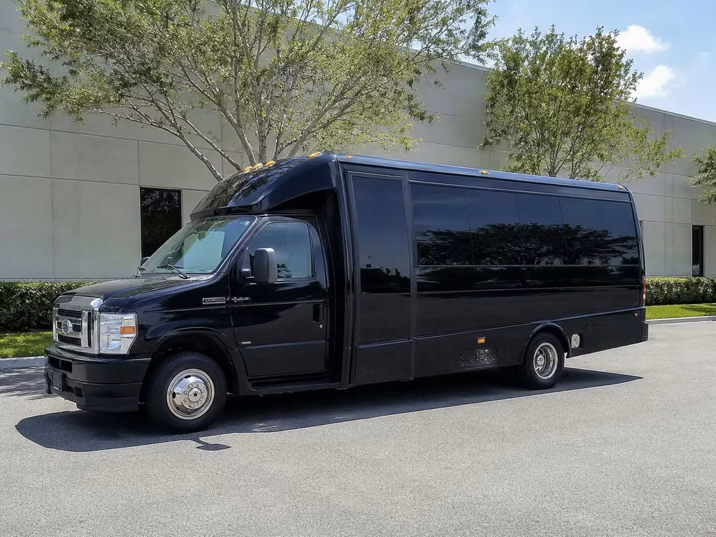 jeffersonville 18 passenger minibus rental