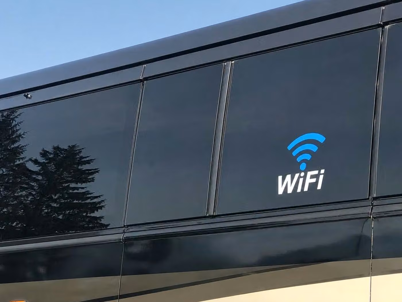 jeffersonville 18 passenger minibus wifi