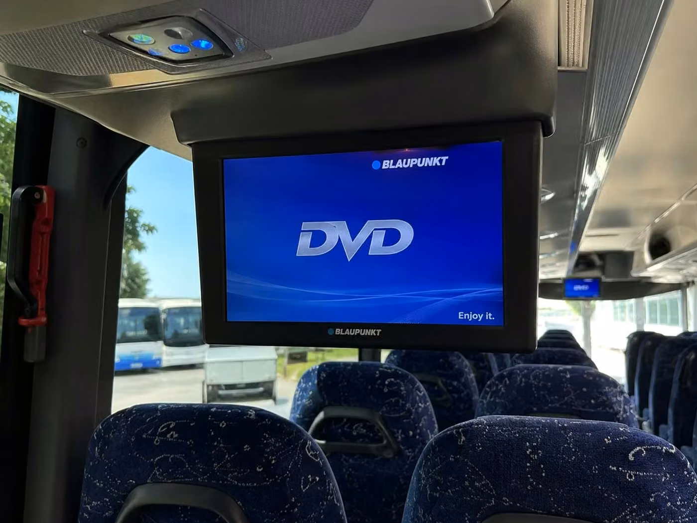 jeffersonville 56 passenger charter bus tvs