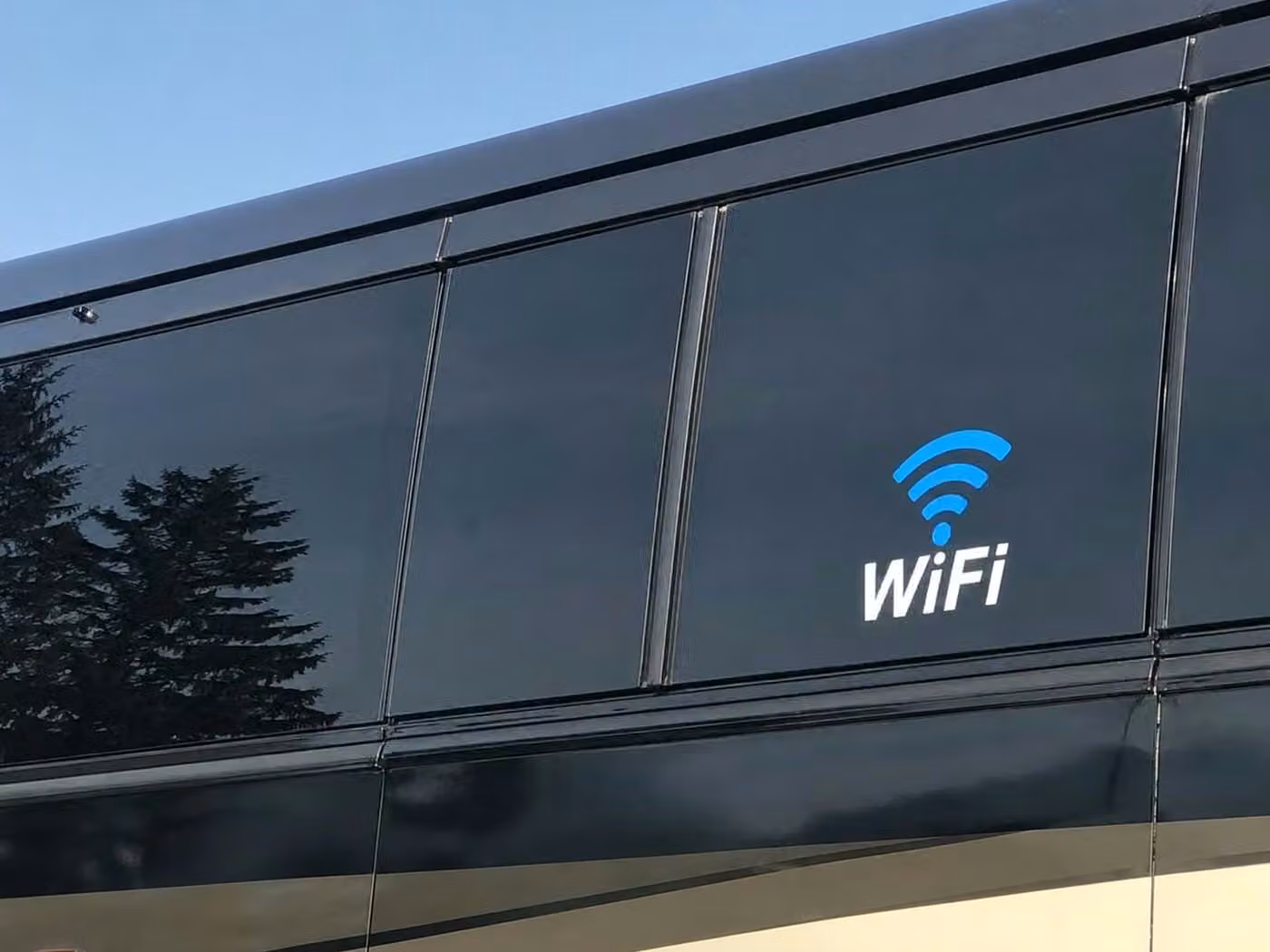 jeffersonville 56 passenger charter bus wifi